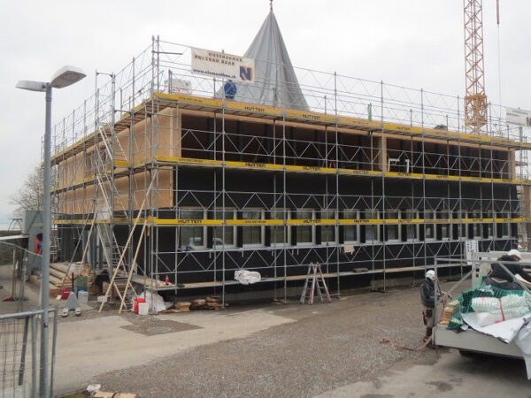 Schulhaus-Provisorium in Lachen